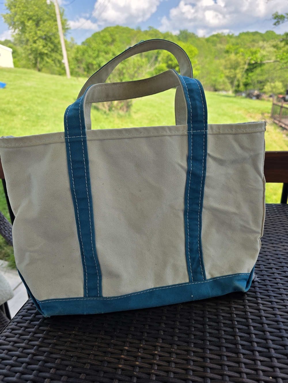L.L. Bean Canvas Med.Tote in Cream and Blue Vintage 80's/90's 11x15 Size